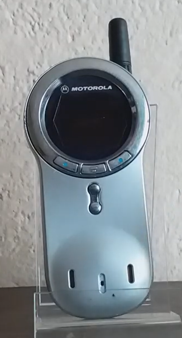 Motorola V70, 2002