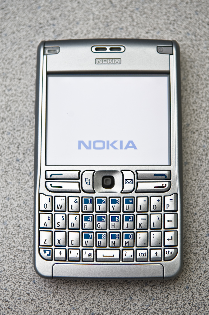 Nokia E61, 2006